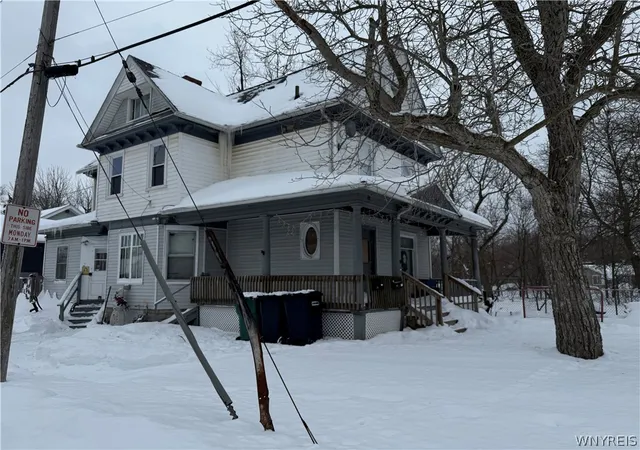 Homes for sale in Niagara Falls, NY | 3817 Deveaux St, Niagara Falls, NY 14305 | MLS# B1690827