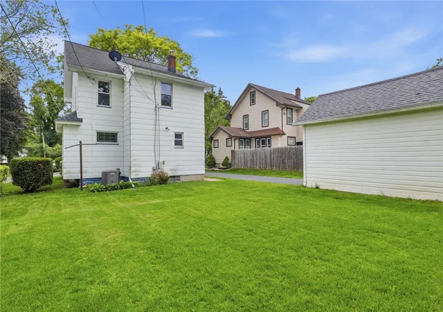 27th image of 314 Brett Rd, Irondequoit, NY 14609 | MLS# R1691230