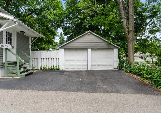2nd image of 136 Etruscan Ln E, Corning, NY 14830 | MLS# R1690865