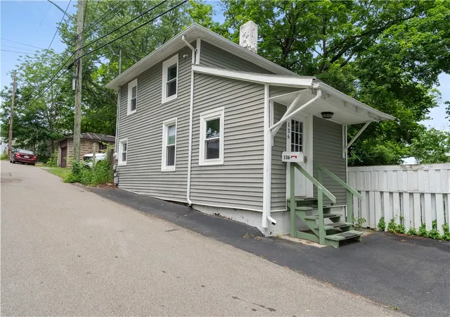 3rd image of 136 Etruscan Ln E, Corning, NY 14830 | MLS# R1690865