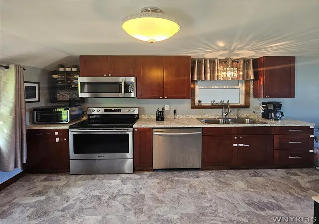 Photo 4 of Sale Pending at 11 Loretto Dr, Buffalo, NY 14225 | MLS# B1691262 | Listing updated on 2026-06-25