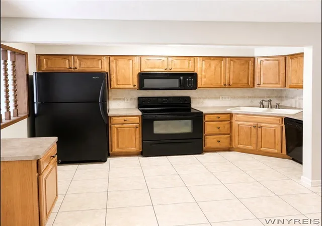 4th image of 114 Foxberry Dr, Getzville, NY 14068 | MLS# B1690749