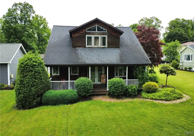 Photo 2 of Single family home for sale at 3582 Koenig Point Dr, Auburn, NY 13021 | MLS# S1690885 | Listing updated on 2026-07-14