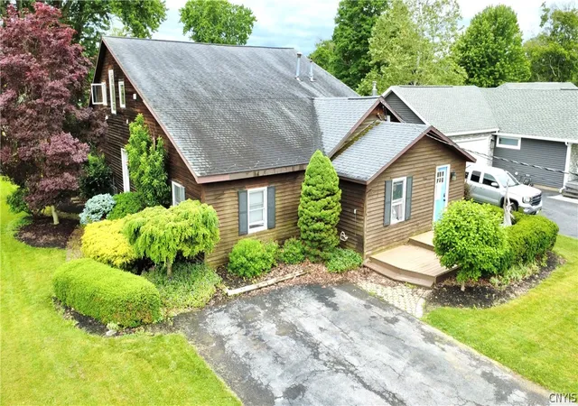 Photo 4 of Single family home for sale at 3582 Koenig Point Dr, Auburn, NY 13021 | MLS# S1690885 | Listing updated on 2026-07-14