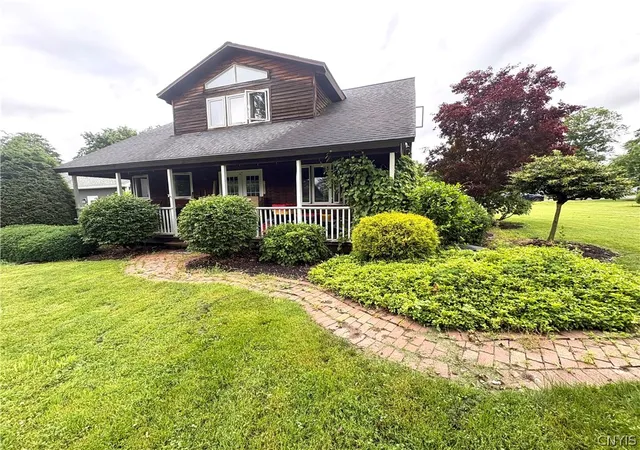 Photo 5 of Single family home for sale at 3582 Koenig Point Dr, Auburn, NY 13021 | MLS# S1690885 | Listing updated on 2026-07-14