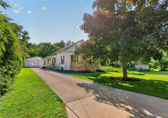 2nd image of 48 Oak St, Westfield, NY 14787 | MLS# B1690536