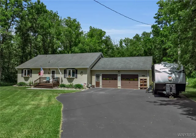 Homes for sale in Batavia, NY | 9214 Cone Dorman Rd, Batavia, NY 14020 | MLS# B1690147