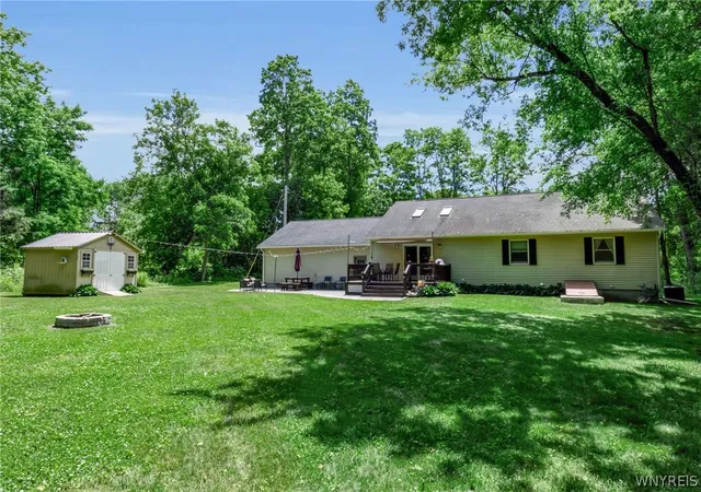 Homes for sale in Batavia, NY | 9214 Cone Dorman Rd, Batavia, NY 14020 | MLS# B1690147