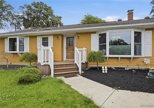 Homes for sale in Batavia City, NY | 13 Farwell Dr, Batavia City, NY 14020 | MLS# B1690975