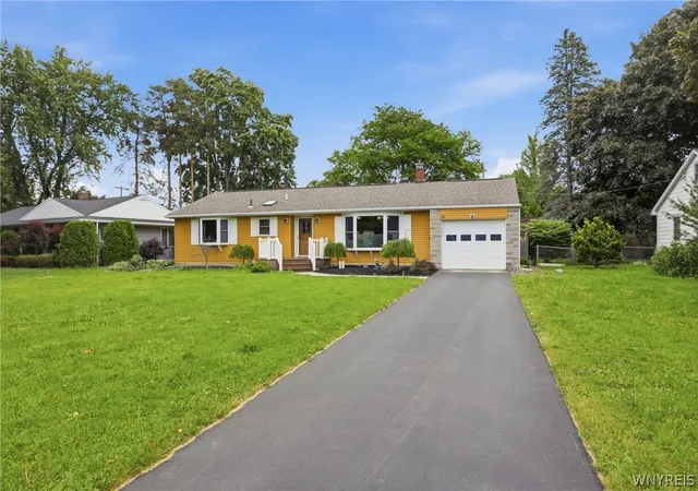 Homes for sale in Batavia City, NY | 13 Farwell Dr, Batavia City, NY 14020 | MLS# B1690975