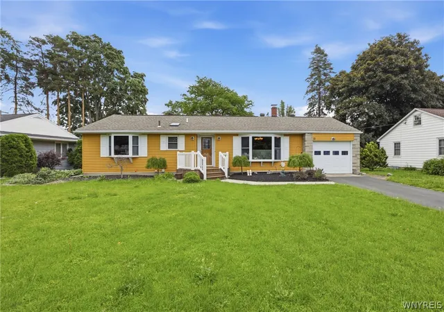 Homes for sale in Batavia City, NY | 13 Farwell Dr, Batavia City, NY 14020 | MLS# B1690975
