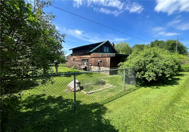Photo 5 of Single family home for sale at 882 Alma Hl Rd, Wellsville, NY 14895 | MLS# R1691312 | Listing updated on 2026-07-30