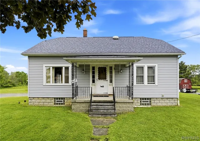 1st image of 517 Lake Ave, Lancaster, NY 14086 | MLS# B1690871