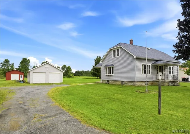 49th image of 517 Lake Ave, Lancaster, NY 14086 | MLS# B1690871