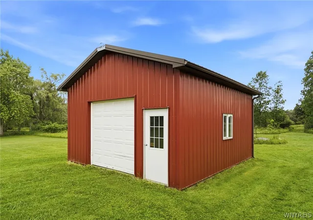 4th image of 517 Lake Ave, Lancaster, NY 14086 | MLS# B1690871