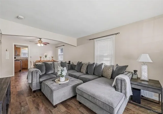 4th image of 926 Morley Ave, Niagara Falls, NY 14305 | MLS# B1691356