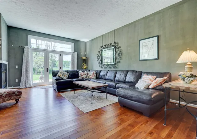 3rd image of 653 Yardley Ct, Webster, NY 14580 | MLS# R1688731