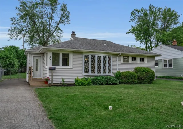 Homes for sale in Amherst, NY | 208 Bennington Rd, Amherst, NY 14226 | MLS# B1691006