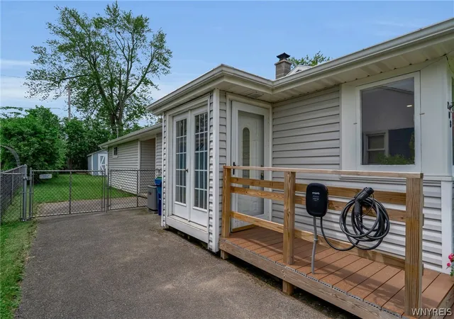 Homes for sale in Amherst, NY | 208 Bennington Rd, Amherst, NY 14226 | MLS# B1691006