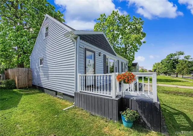 Photo 2 of Sale Pending at 21 Alliger Dr, Tonawanda, NY 14150 | MLS# B1690913 | Listing updated on 2026-07-03