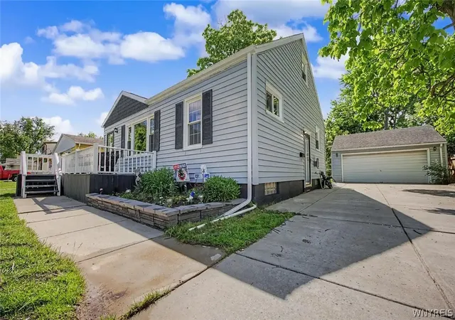 Photo 3 of Sale Pending at 21 Alliger Dr, Tonawanda, NY 14150 | MLS# B1690913 | Listing updated on 2026-07-03