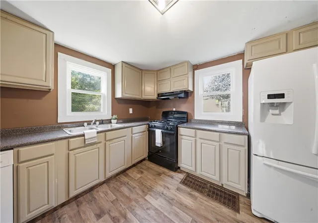 Homes for sale in Sodus, NY | 5808 State Route 14, Sodus, NY 14516 | MLS# R1687384