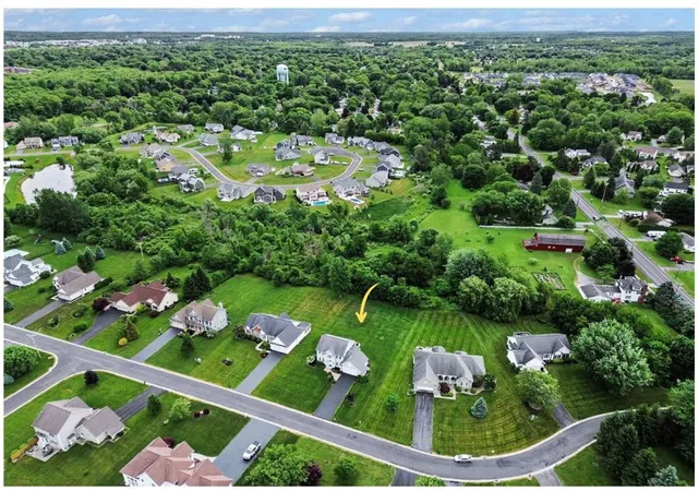 4th image of 1032 Castle Bridge Xing, Webster, NY 14580 | MLS# R1690618