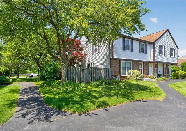 42nd image of 51 Springwood Dr, Webster, NY 14580 | MLS# R1682366