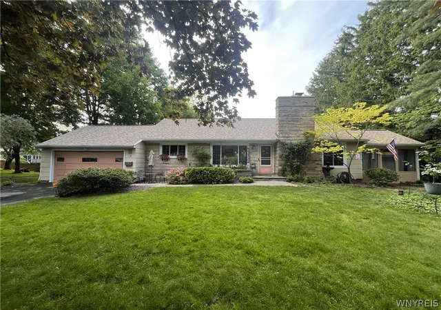1st image of 16 Parker Dr, Pittsford, NY 14534 | MLS# B1690659