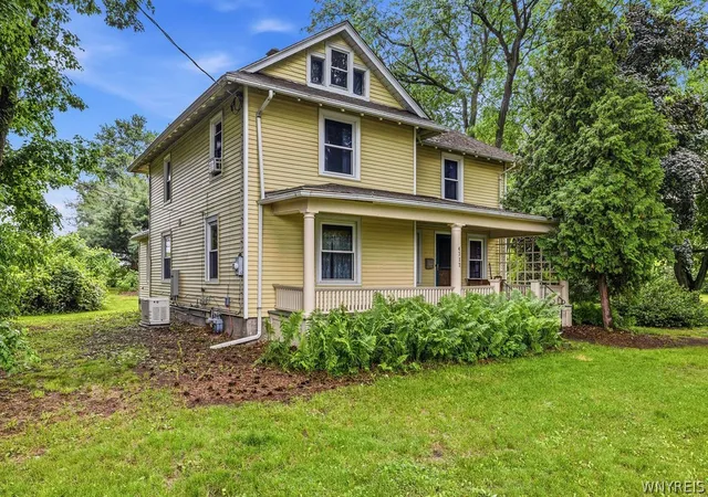 2nd image of 4712 E Lake Rd, Wilson, NY 14028 | MLS# B1691168