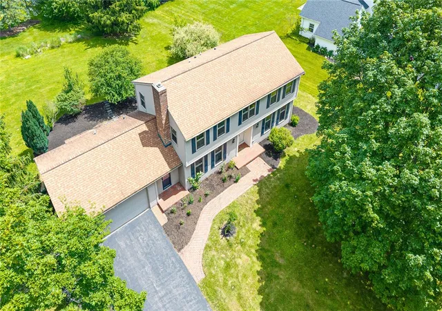 3rd image of 106 Stuyvesant Rd, Pittsford, NY 14534 | MLS# R1686659