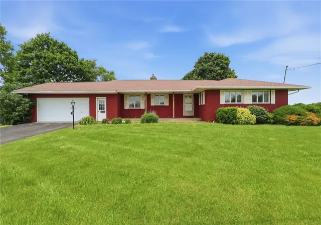 Homes for sale in Canandaigua, NY | 4404 Emerson Rd, Canandaigua, NY 14424 | MLS# R1691158