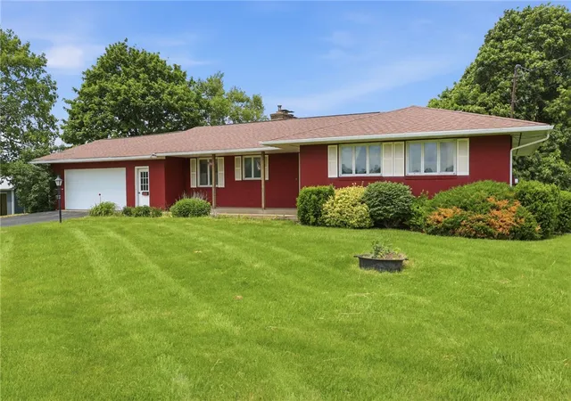 Homes for sale in Canandaigua, NY | 4404 Emerson Rd, Canandaigua, NY 14424 | MLS# R1691158