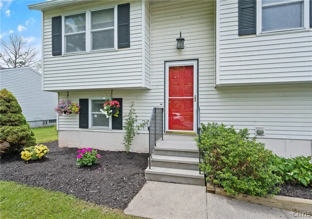 Homes for sale in Clay, NY | 7749 New Hope W, Clay, NY 13090 | MLS# S1687727
