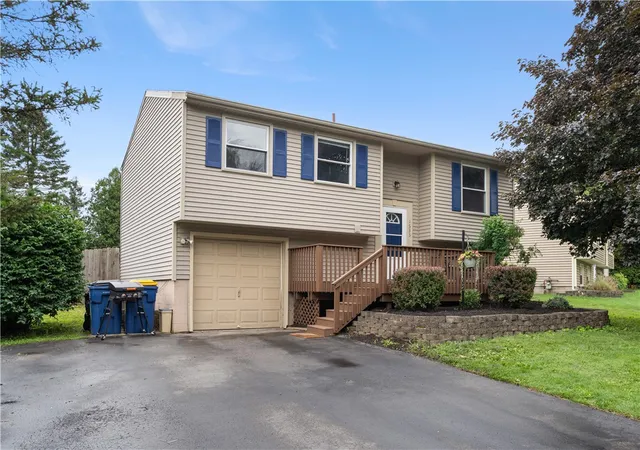 Homes for sale in Walworth, NY | 1533 Elderberry Cir, Walworth, NY 14568 | MLS# R1691397