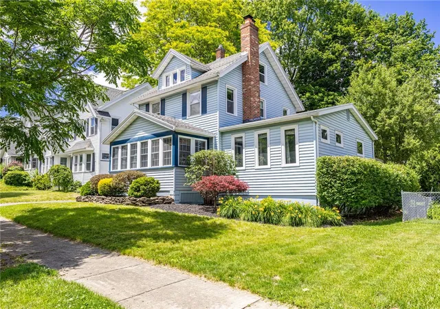 1st image of 370 Laurelton Rd, Irondequoit, NY 14609 | MLS# R1690942