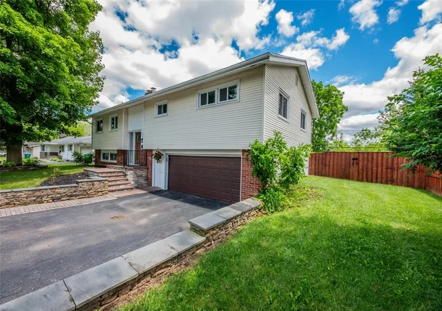 3rd image of 70 Ashley Dr, Rochester, NY 14620 | MLS# R1690770