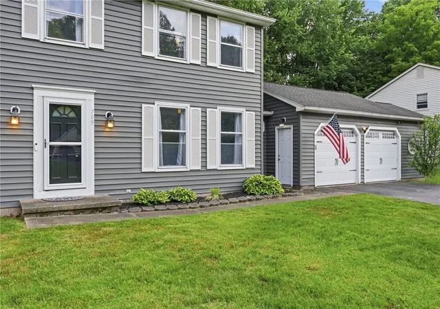 5th image of 709 Audley End, Webster, NY 14580 | MLS# R1689418