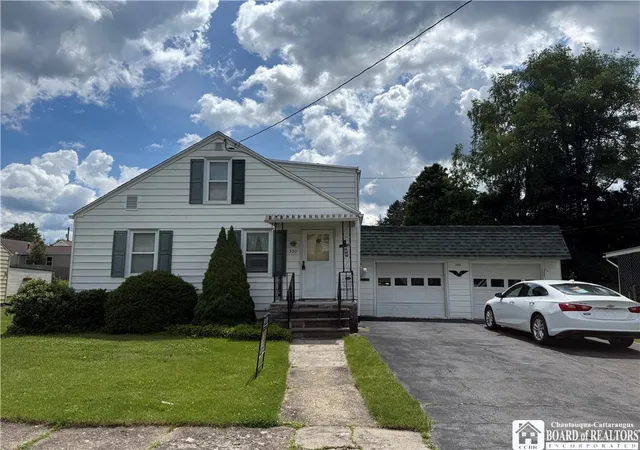 Homes for sale in Olean, NY | 350 Queen St, Olean, NY 14760 | MLS# R1690882