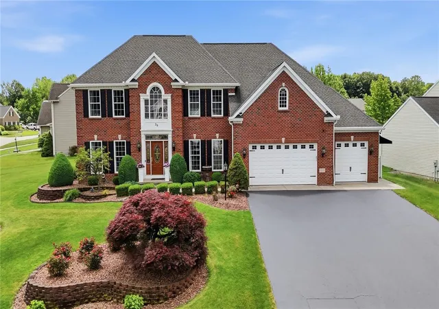 3rd image of 29 Dickinson Xing, Fairport, NY 14450 | MLS# R1690961