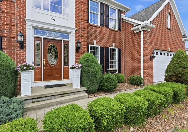 4th image of 29 Dickinson Xing, Fairport, NY 14450 | MLS# R1690961