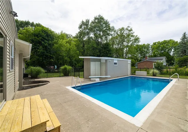 3rd image of 278 Colorado Dr, Webster, NY 14580 | MLS# R1687726