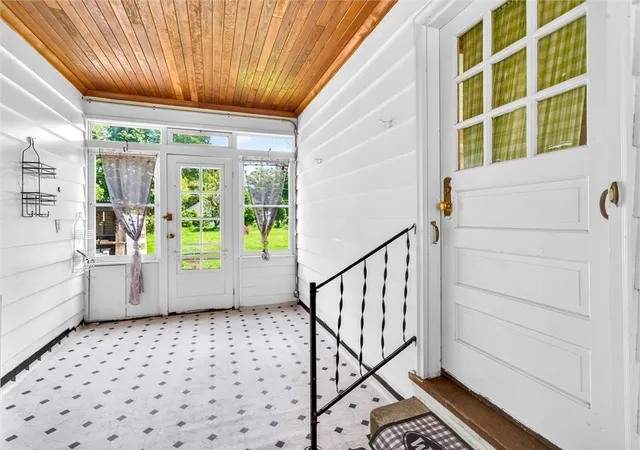 21st image of 319 Windsor Rd, Rochester, NY 14612 | MLS# R1690233