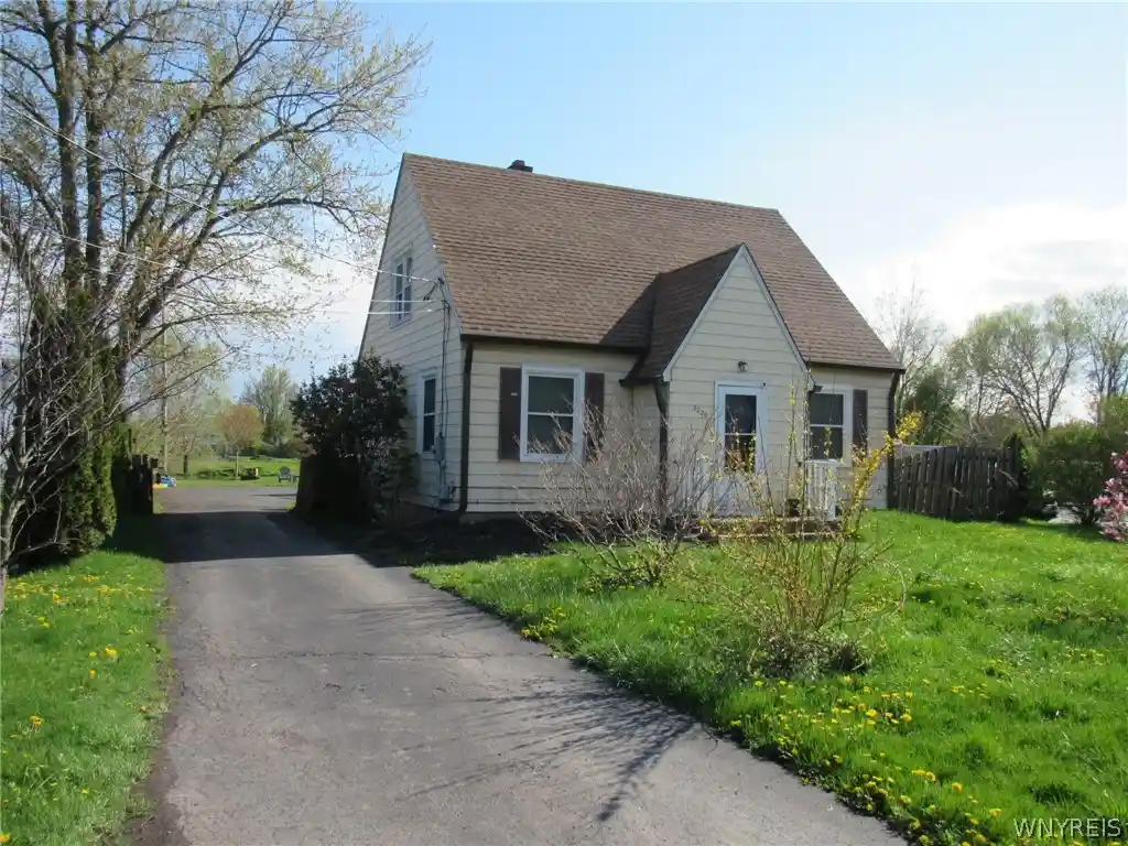 Photo 1 of Single family home for sale at 3020 Niagara Fls Blvd, North Tonawanda, NY 14120 | MLS# B1691521 | Listing updated on 2026-08-06