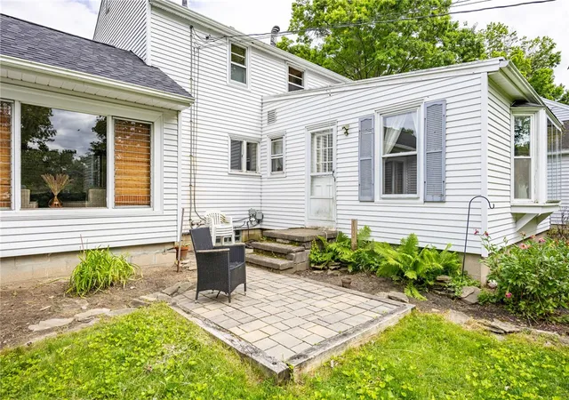 42nd image of 119 Eastgate Dr, Irondequoit, NY 14617 | MLS# R1690100