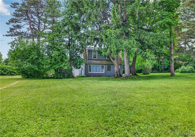 Homes for sale in Hamburg, NY | 2623 Hakanaw Ave, Hamburg, NY 14075 | MLS# B1690969