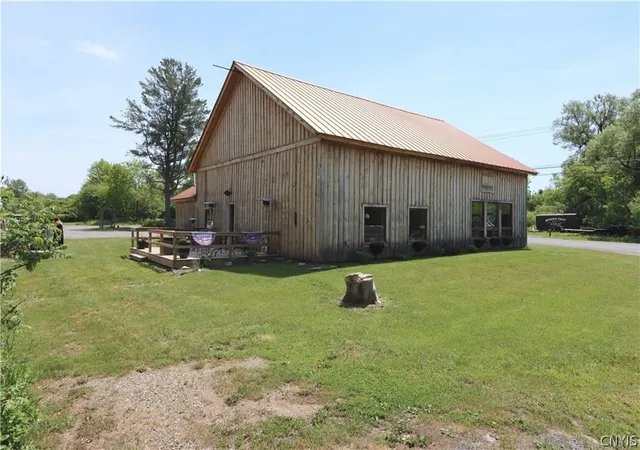 Homes for sale in Hounsfield, NY | 14211 Dodge Ave, Hounsfield, NY 13685 | MLS# S1691565