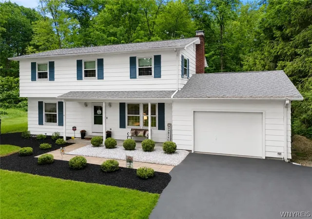 Photo 2 of Sale Pending at 2 Park Ln, Jamestown, NY 14701 | MLS# B1691257 | Listing updated on 2026-07-18