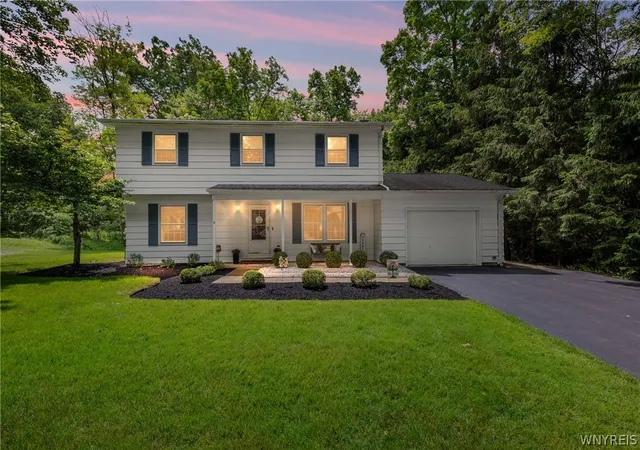 Photo 2 of Sale Pending at 2 Park Ln, Jamestown, NY 14701 | MLS# B1691257 | Listing updated on 2026-07-18