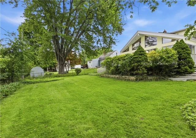 Homes for sale in Penfield, NY | 27 Meadow View Dr Ln, Penfield, NY 14526 | MLS# R1691113